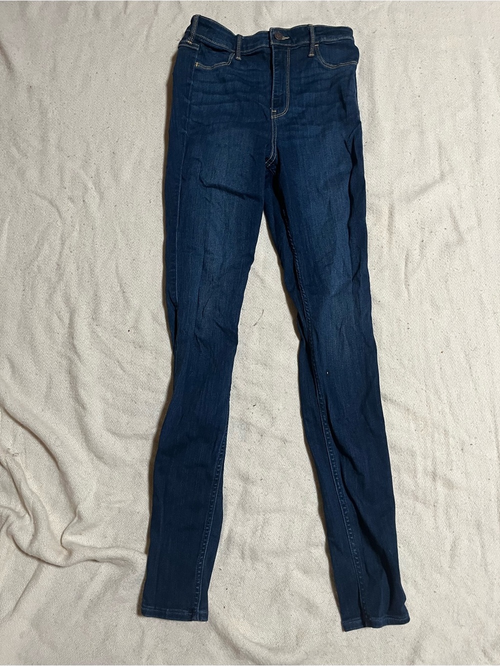 Vintage Hollister Women’s Dark Blue Skinny Jeans.